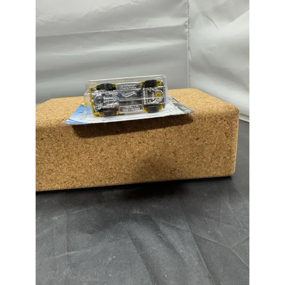 2020 Hot Wheels ‘49 VW Volkswagen Beetle Pickup Yellow Moon Eyes Mooneyes 95/250